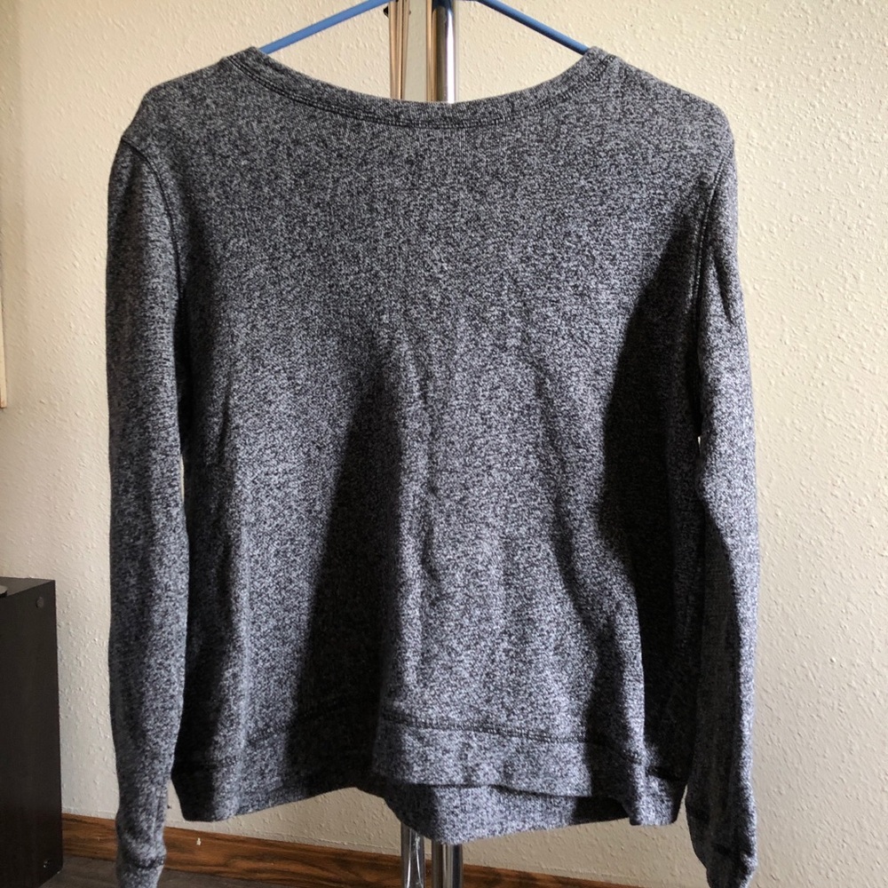 GRAY SWEATER